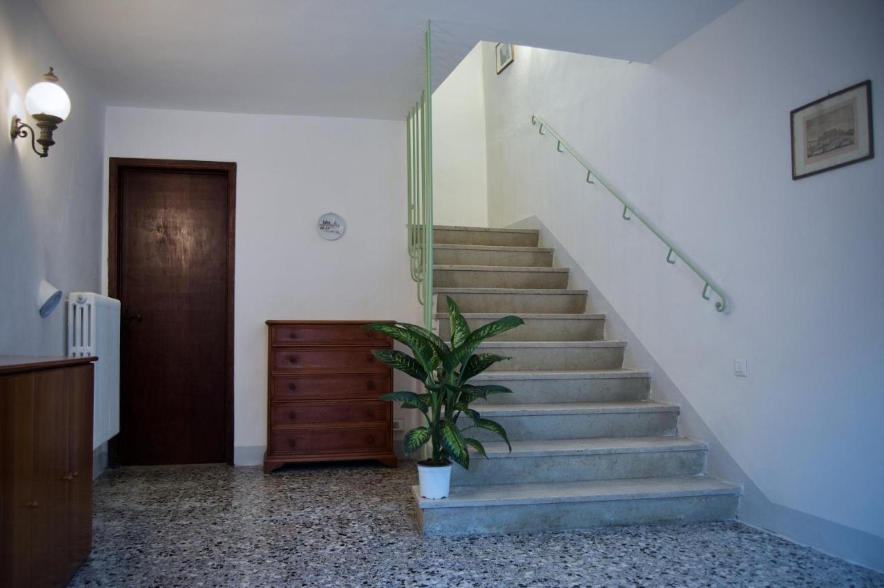 Casa Di Canfreo Lari 外观 照片